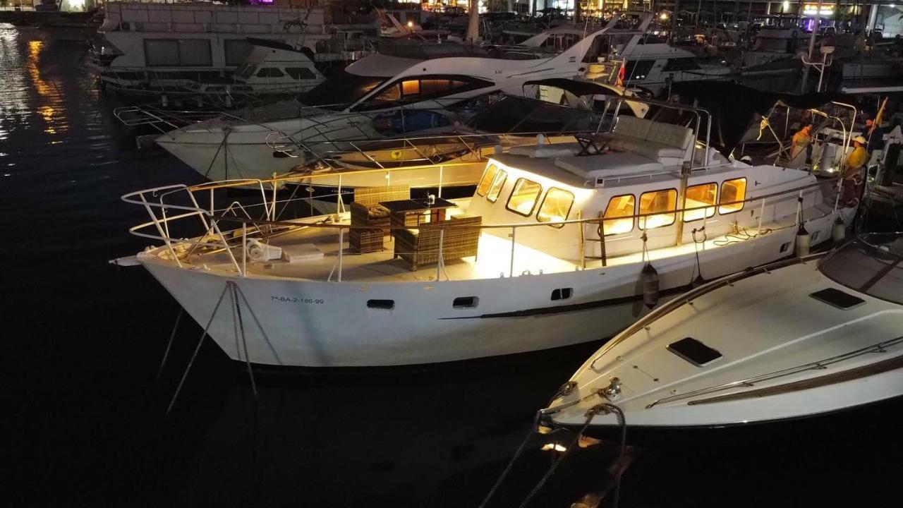 Hotel na wodzie Classic Boat Barcelona